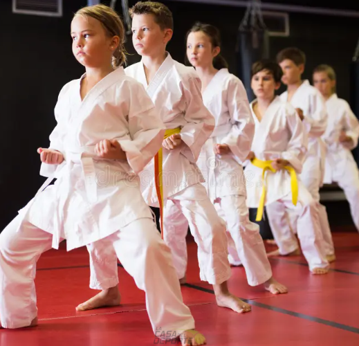 UNIFORME KARATEGUI OKAMI  BLANCO - Imagen 4